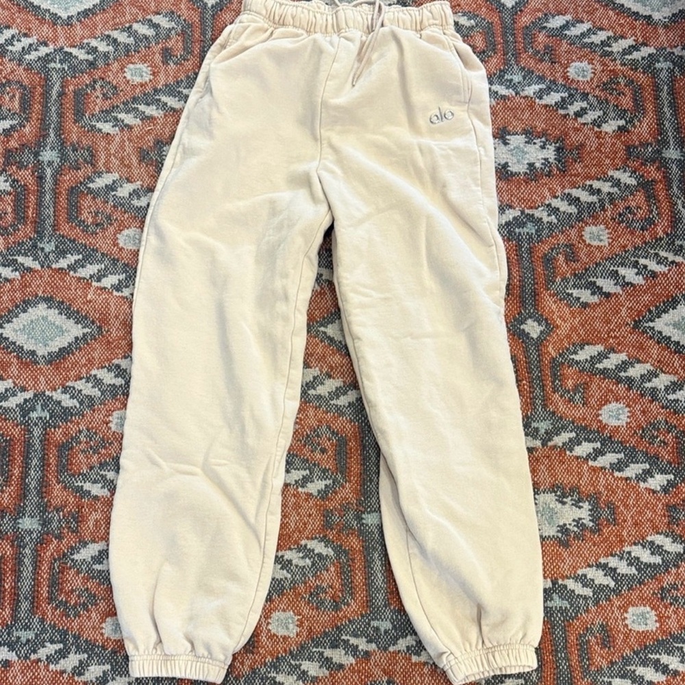 ALO Yoga Cream Joggers